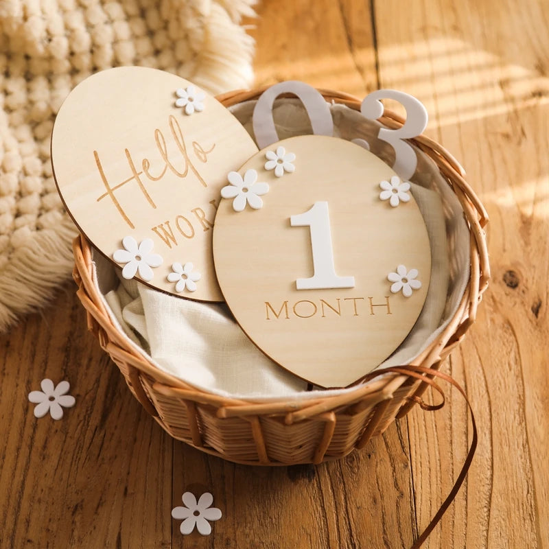 Wooden Milestone Cards – Month-by-Month Baby Photos