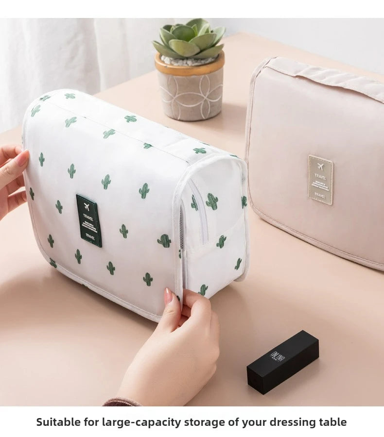 Hanging Travel Organiser – Everything in One Place