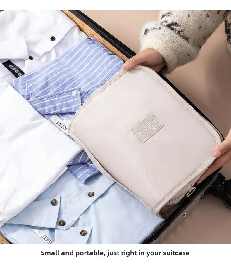 Hanging Travel Organiser – Everything in One Place